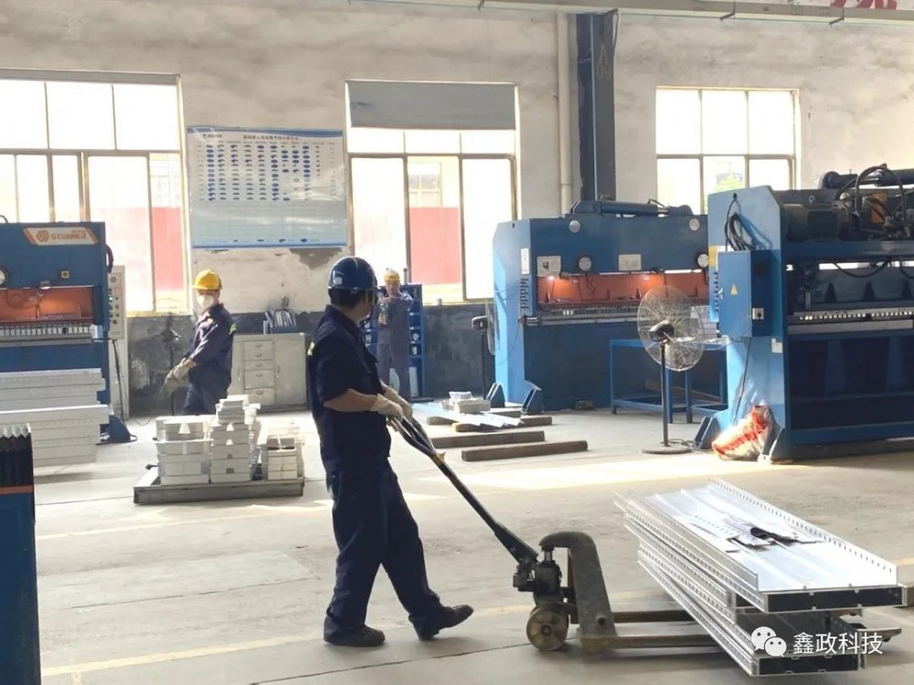 鑫政鋁業(yè)丨加班加點沖目標 精益求精鑄精品